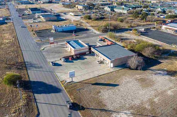 Retail Free Standing: 2104 N Bedell Ave, Del Rio, TX 78840